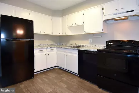 2106 Bucknell Ter #40, Silver Spring, MD 20902 photo 9
