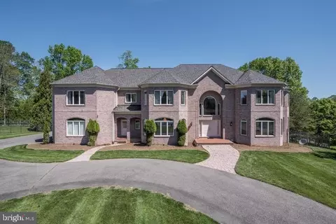 13801 Longacres Preserve Ct, Potomac, MD 20854