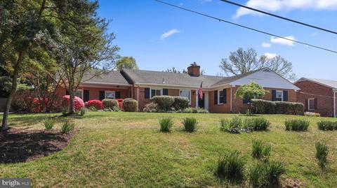 16513 Hampton Dr, Gaithersburg, MD 20877