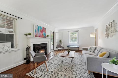 303 Brewster Ave, Silver Spring, MD 20901 photo 2