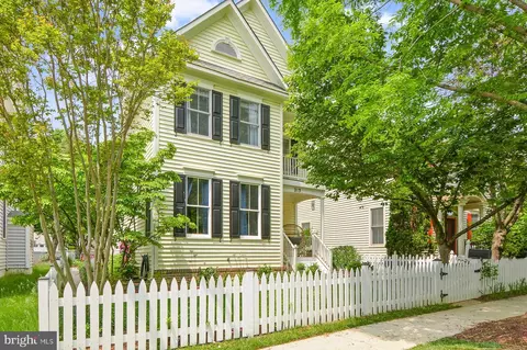 213 Creek Valley Ln, Rockville, MD 20850
