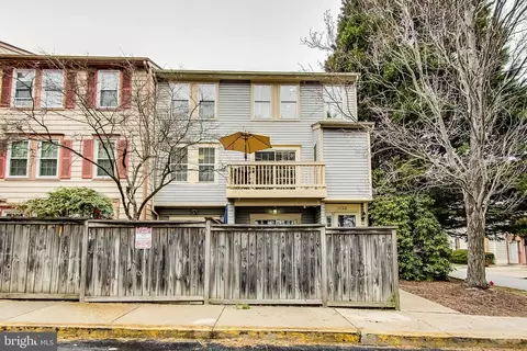 14610 Monmouth Dr #9-102, Burtonsville, MD 20866