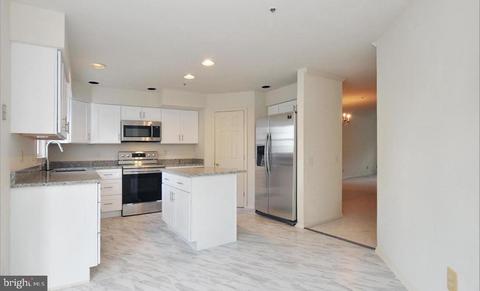 28 Carriage Walk Ct, Gaithersburg, MD 20879