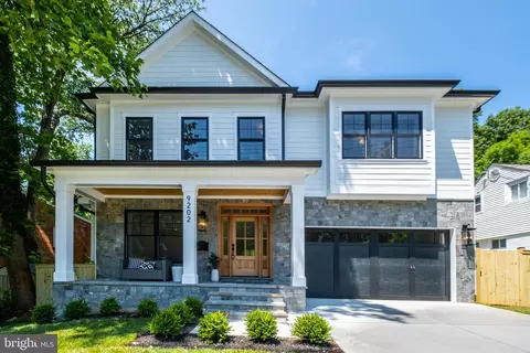 9202 Ewing Dr, Bethesda, MD 20817