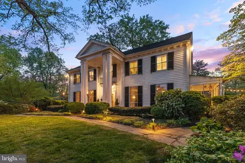 605 Saint Andrews Ln, Silver Spring, MD 20901