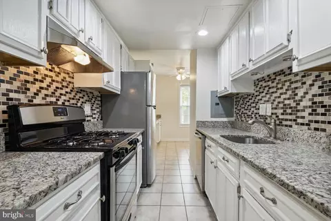 8900 16th St #8900, Silver Spring, MD 20910 photo 4