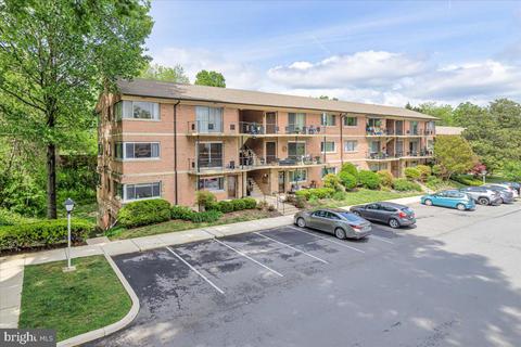 5011 Sentinel Dr #61, Bethesda, MD 20816