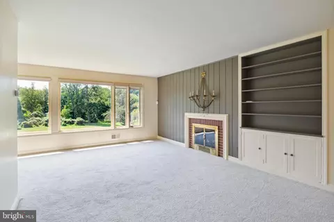 401 Quaint Acres Dr, Silver Spring, MD 20904 photo 4
