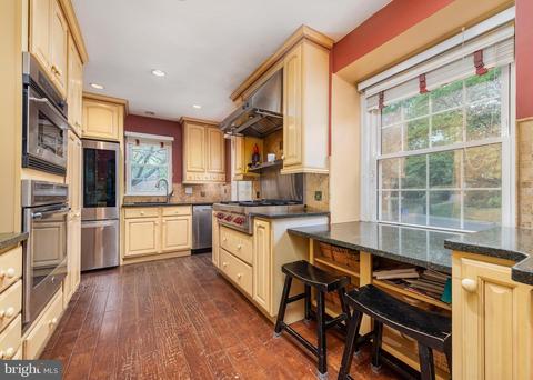 9902 Sutherland Rd, Silver Spring, MD 20901 photo 5