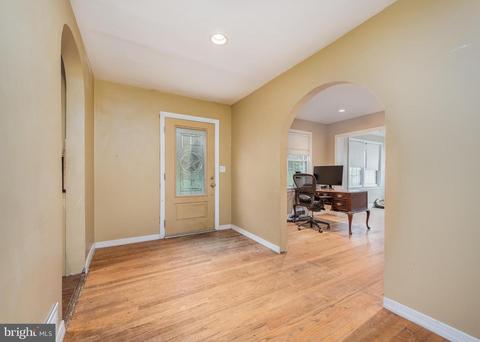9902 Sutherland Rd, Silver Spring, MD 20901 photo 9