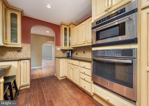 9902 Sutherland Rd, Silver Spring, MD 20901 photo 6