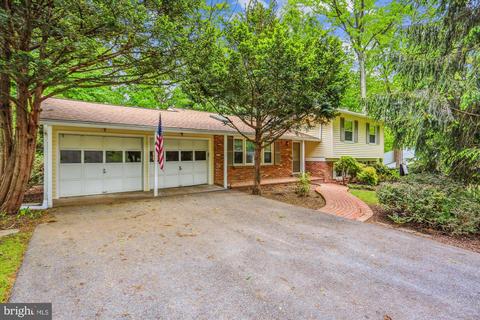 7508 Dew Wood Dr, Derwood, MD 20855