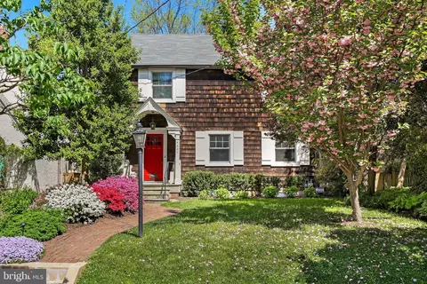 4607 Norwood Dr, Chevy Chase, MD 20815