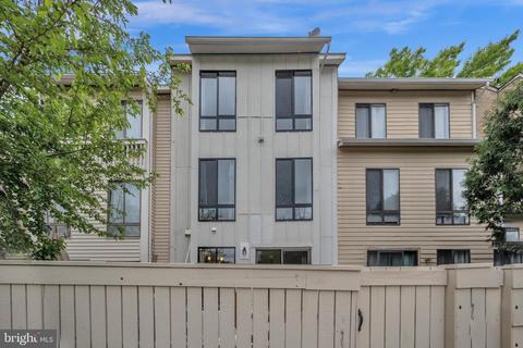 10108 Ridgeline Dr, Montgomery Village, MD 20886