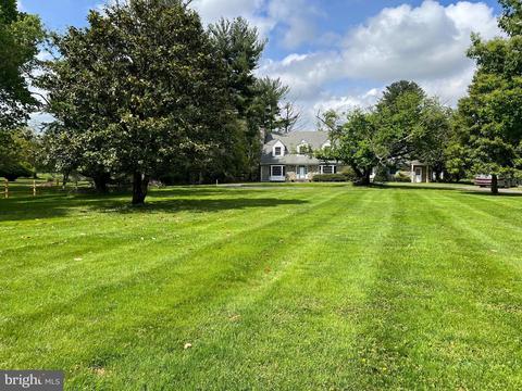 10531 Tanager Ln, Potomac, MD 20854