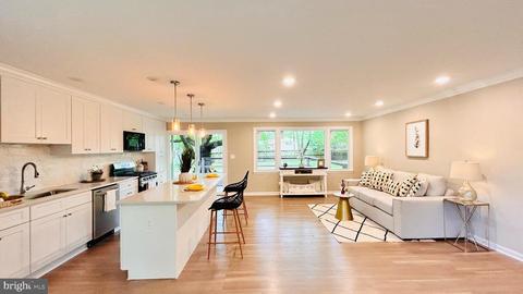 6912 Horizon Ter, Derwood, MD 20855