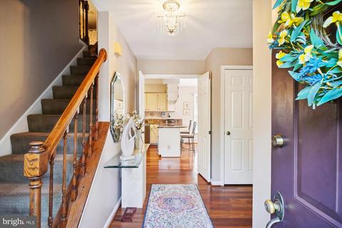 604 Avon Square Ct, Silver Spring, MD 20905 photo 9