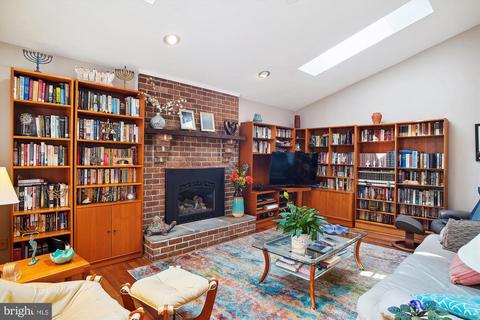 604 Avon Square Ct, Silver Spring, MD 20905 photo 5