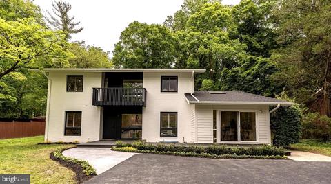 7033 Barkwater Ct, Bethesda, MD 20817