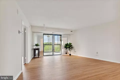 15101 Interlachen Dr #1-1026, Silver Spring, MD 20906