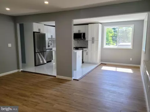 8825 Lanier Dr, Silver Spring, MD 20910 photo 9