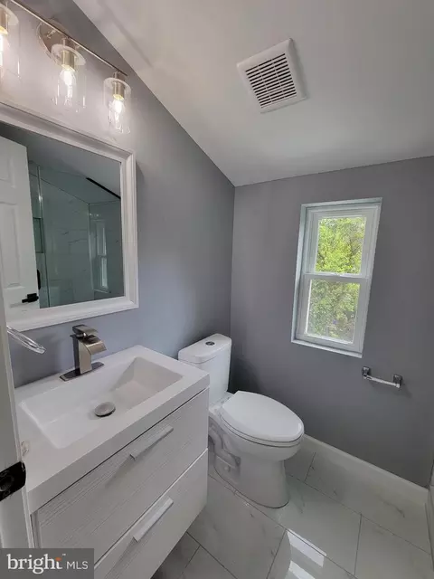 8825 Lanier Dr, Silver Spring, MD 20910 photo 21