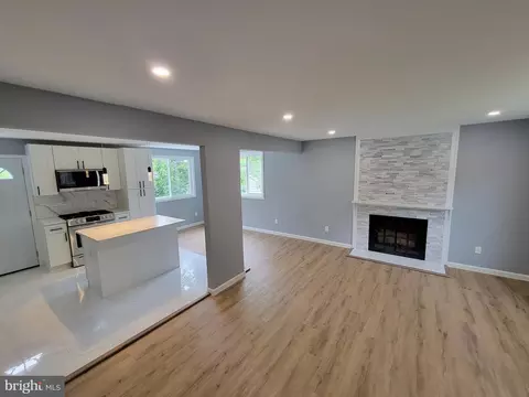 8825 Lanier Dr, Silver Spring, MD 20910 photo 13