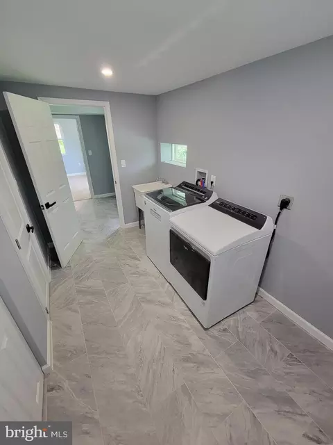 8825 Lanier Dr, Silver Spring, MD 20910 photo 49