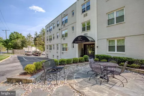 7630 Tomlinson Ave #25, Cabin John, MD 20818