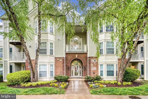 18801 Sparkling Water Dr #8/102, Germantown, MD 20874