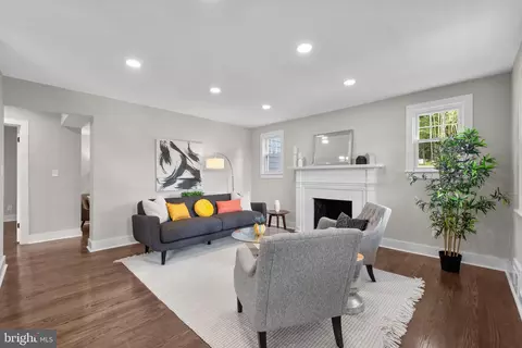 508 Dale Dr, Silver Spring, MD 20910 photo 3