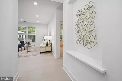 11800 Old Georgetown Rd #1328, Rockville, MD 20852