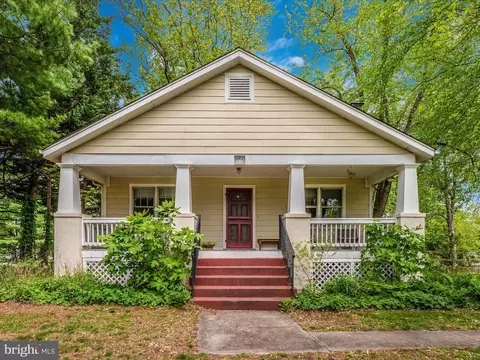 19547 Fisher Ave, Poolesville, MD 20837