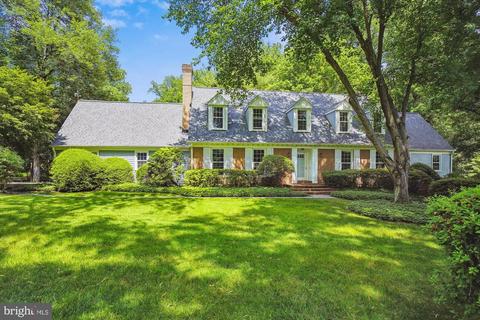 9409 Thrush Ln, Potomac, MD 20854