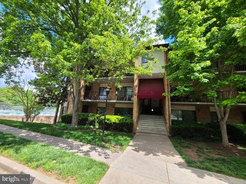 13145 Dairymaid Dr #302, Germantown, MD 20874