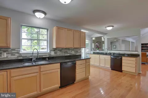 1100 Kersey Rd, Silver Spring, MD 20902 photo 5