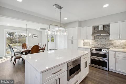 6431 Earlham Dr, Bethesda, MD 20817