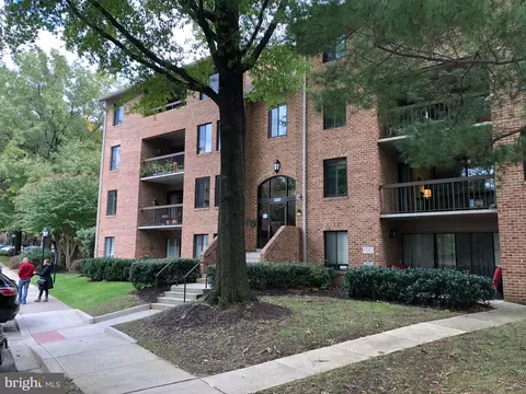 5809 Edson Ln #203, Rockville, MD 20852