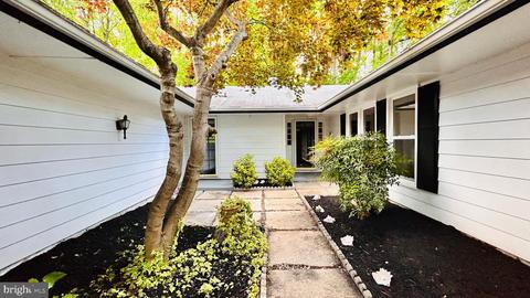 3208 Birchtree Ln, Silver Spring, MD 20906 photo 2