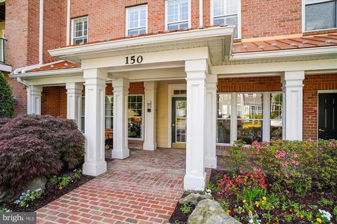150 Chevy Chase St #305, Gaithersburg, MD 20878