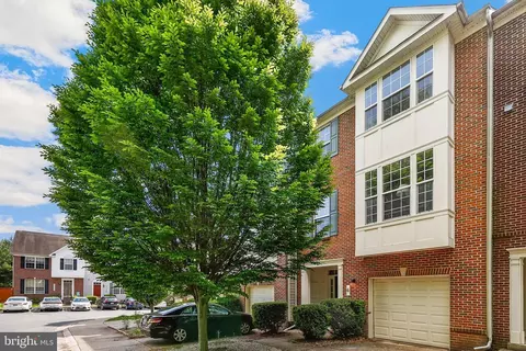 6 Gunners Ct, Germantown, MD 20876
