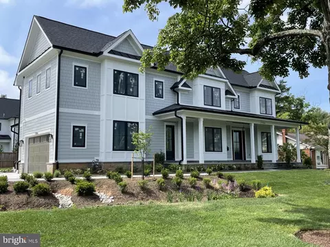 7704 Hemlock St, Bethesda, MD 20817