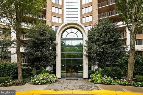 10101 Grosvenor Pl #613, Rockville, MD 20852