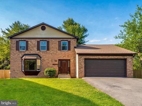 19120 Harkness Ln, Gaithersburg, MD 20879