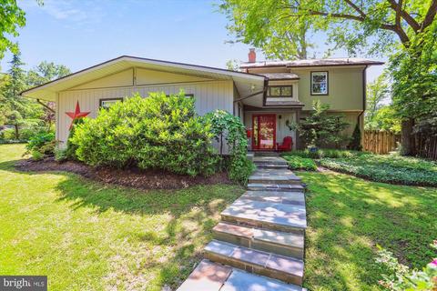 6521 E Halbert Rd E, Bethesda, MD 20817