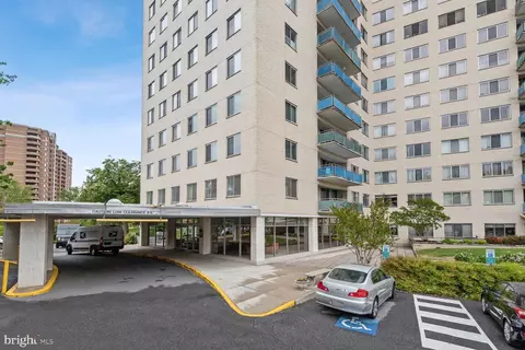 10201 Grosvenor Pl #1026, Rockville, MD 20852