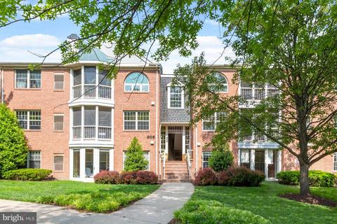 806 Amber Tree Ct #304, Gaithersburg, MD 20878