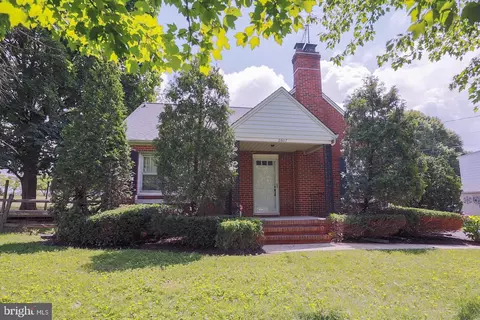 26117 Woodfield Rd, Damascus, MD 20872