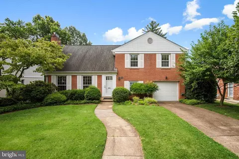 5010 Acacia Ave, Bethesda, MD 20814