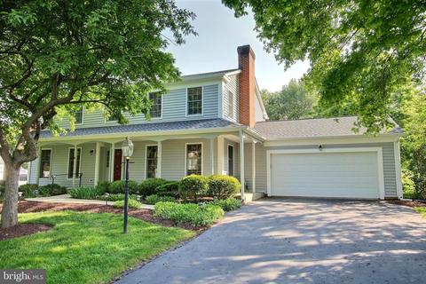 16204 Deer Lake Rd, Derwood, MD 20855